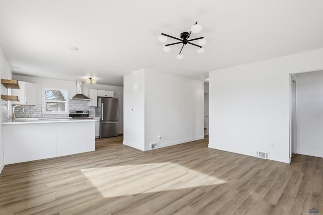 913 MILWAUKEE, Rapid City, SD 57701