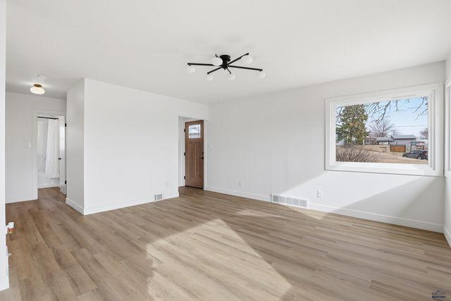 913 MILWAUKEE, Rapid City, SD 57701