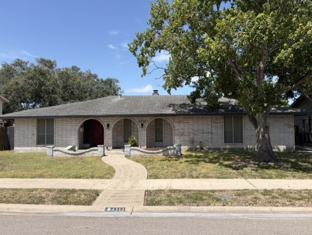 4312 Congressional Dr, Corpus Christi, TX 78413 — exterior