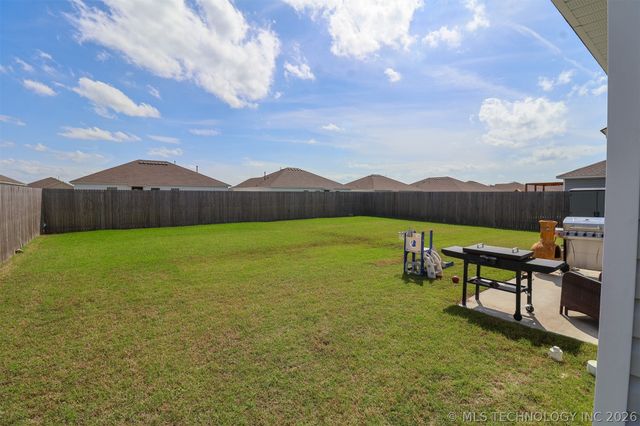 7516 E 143rd Place N, Collinsville, OK 74021