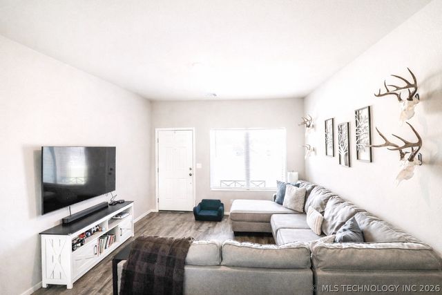 7516 E 143rd Place N, Collinsville, OK 74021