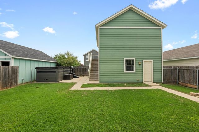 1637 Arbor Knot DR, Kyle, TX 78640