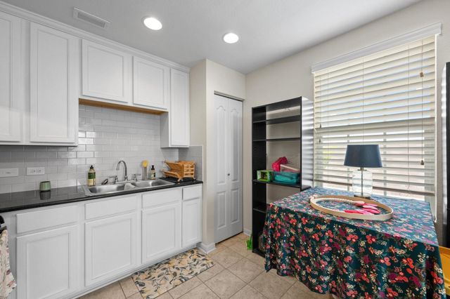 1637 Arbor Knot DR, Kyle, TX 78640