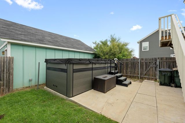 1637 Arbor Knot DR, Kyle, TX 78640