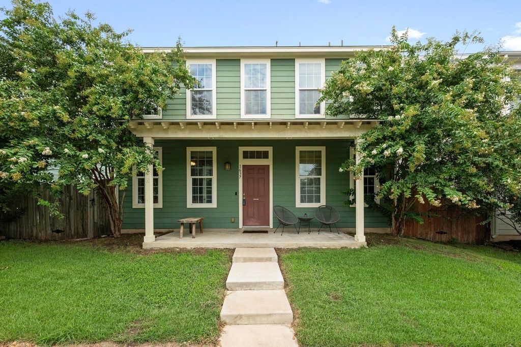 1637 Arbor Knot DR, Kyle, TX 78640