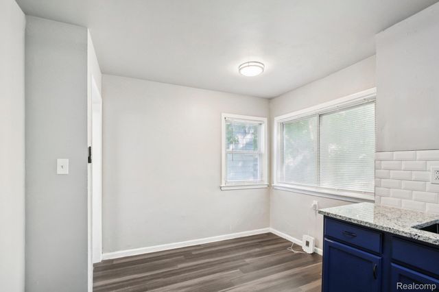 19146 Kingsville Street, Harper Woods, MI 48225