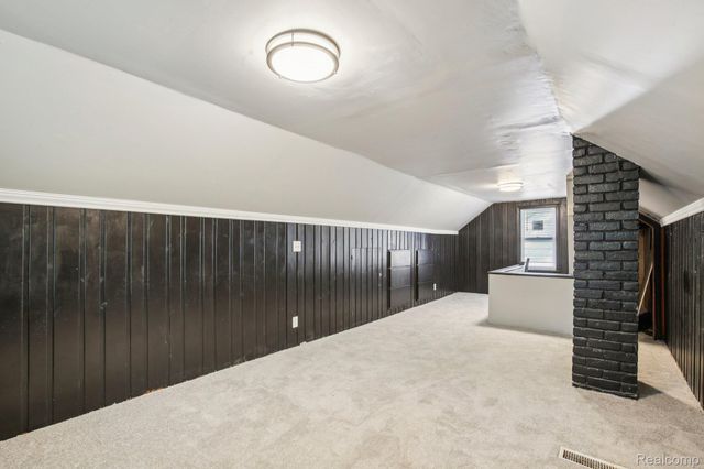 19146 Kingsville Street, Harper Woods, MI 48225