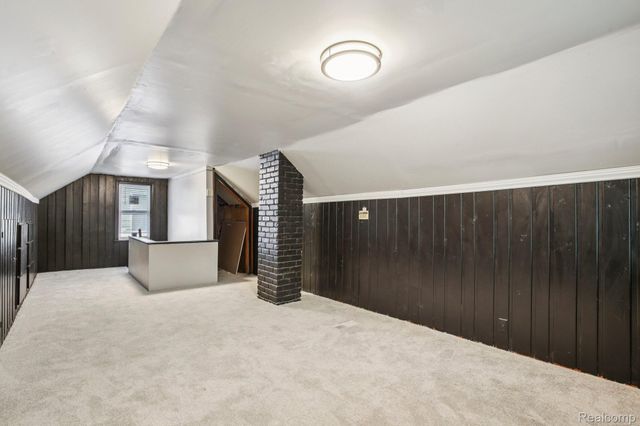 19146 Kingsville Street, Harper Woods, MI 48225