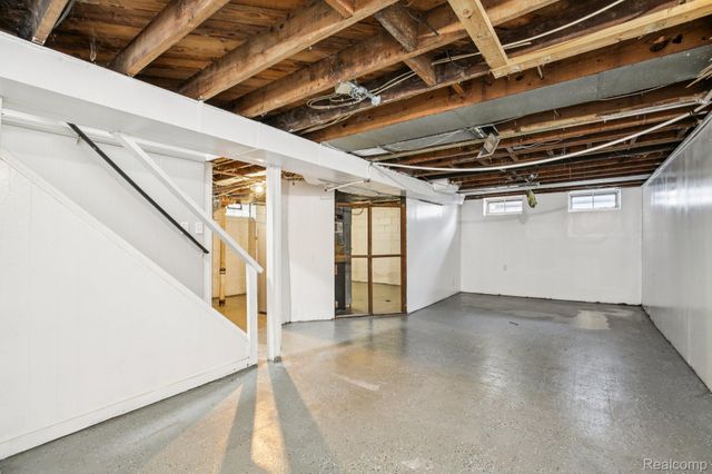 19146 Kingsville Street, Harper Woods, MI 48225