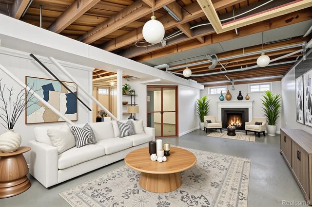 19146 Kingsville Street, Harper Woods, MI 48225