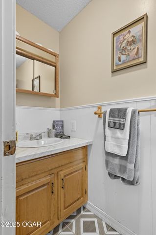 3616 Hawthorne Drive, Joplin, MO 64804