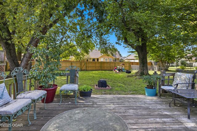 3616 Hawthorne Drive, Joplin, MO 64804