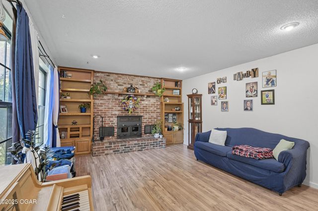 3616 Hawthorne Drive, Joplin, MO 64804