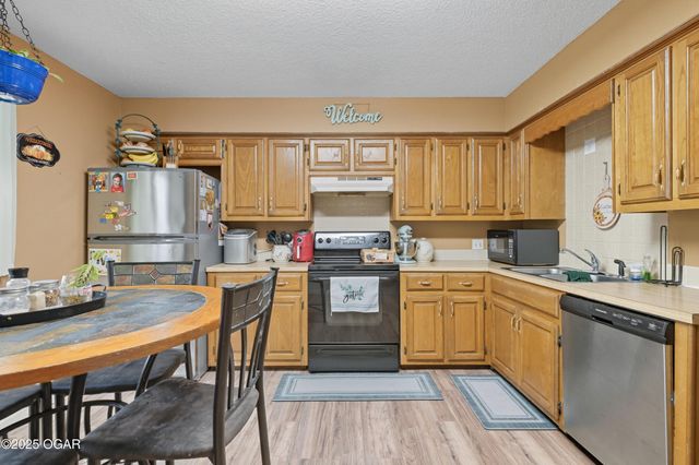 3616 Hawthorne Drive, Joplin, MO 64804