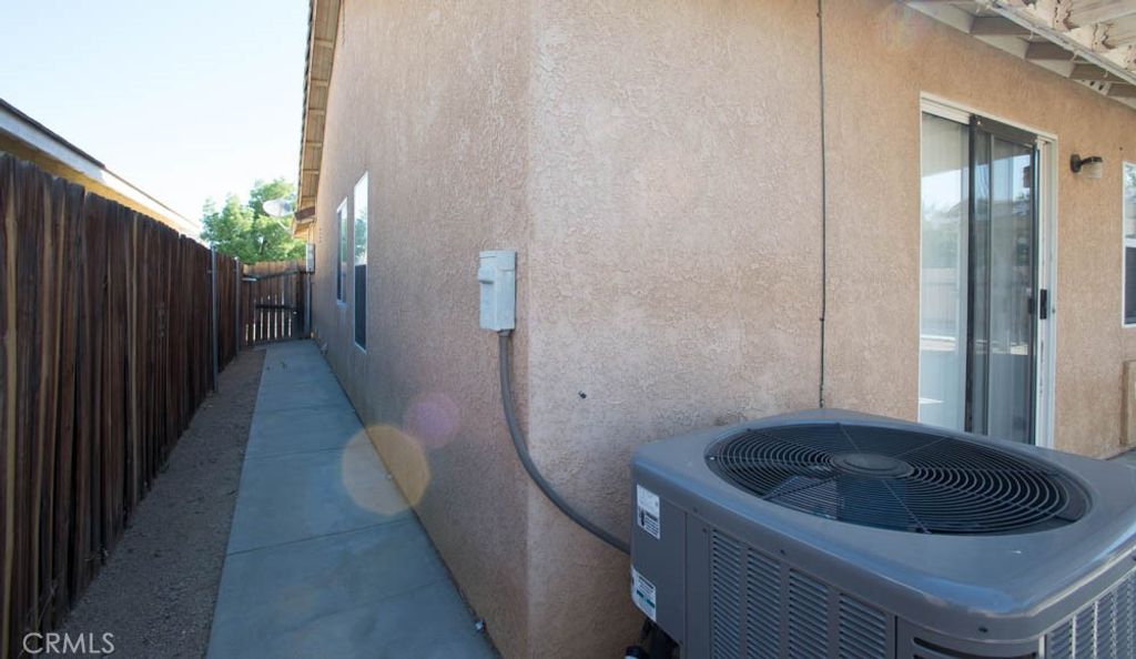 Image 19 of property listing at 3608 Brabham, Rosamond, CA 93560