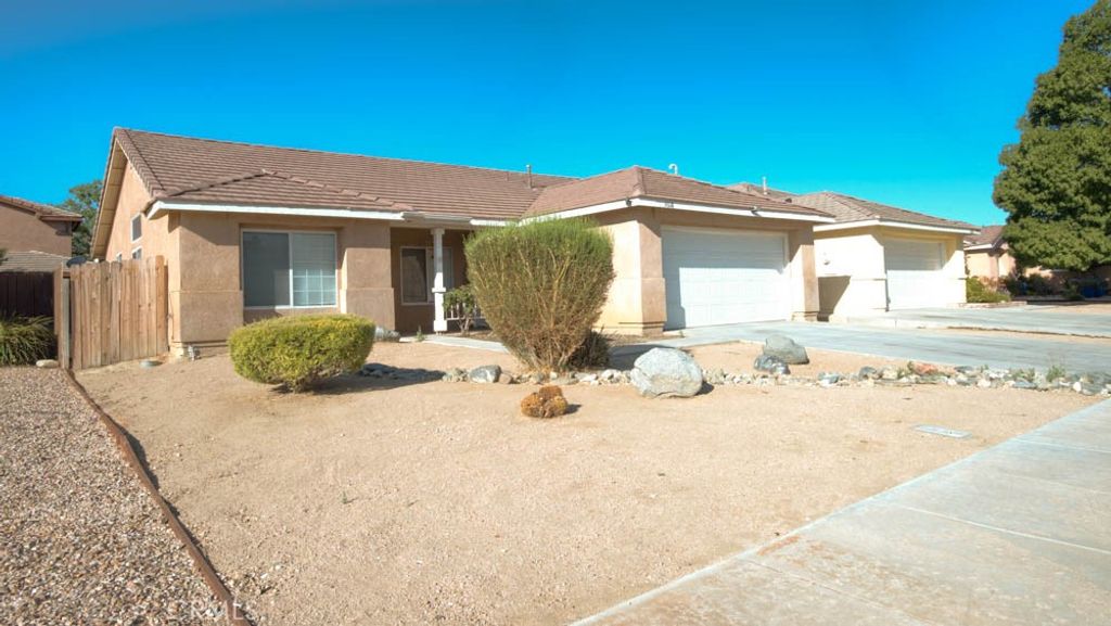 Image 2 of property listing at 3608 Brabham, Rosamond, CA 93560