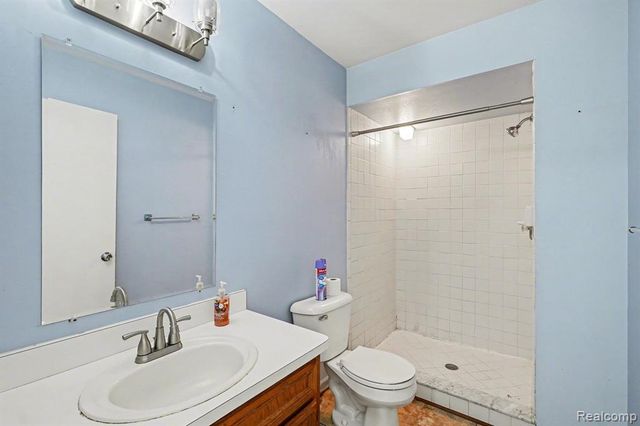 24326 Juliet Drive, Center Line, MI 48015