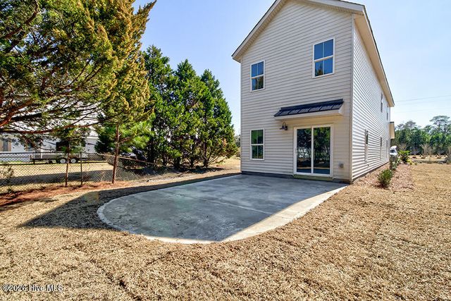 447 Factory Road, Hampstead, NC 28443