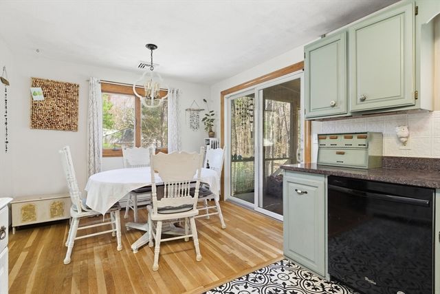 7 Barrows Ct, Norton, MA 02766