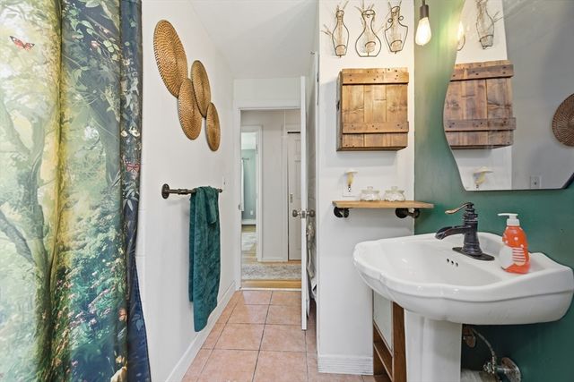 7 Barrows Ct, Norton, MA 02766