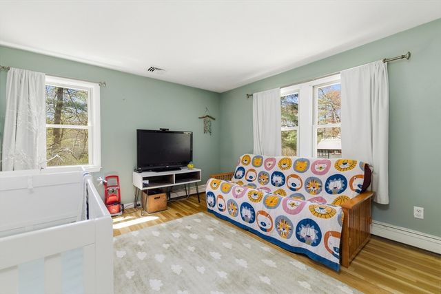 7 Barrows Ct, Norton, MA 02766