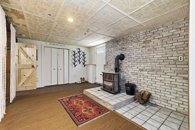 7 Barrows Ct, Norton, MA 02766