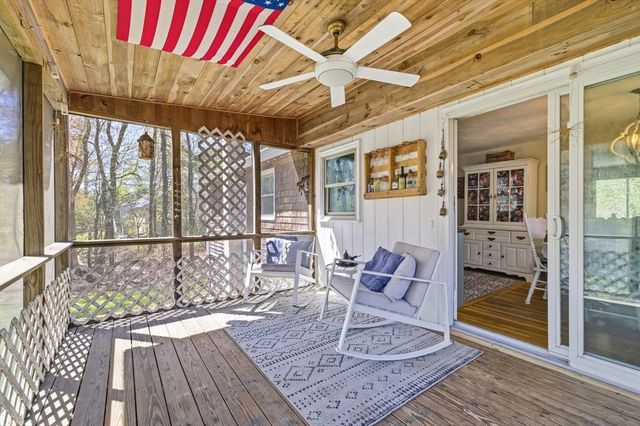 7 Barrows Ct, Norton, MA 02766