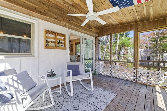 7 Barrows Ct, Norton, MA 02766