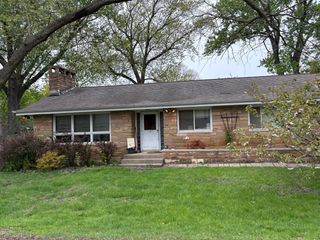 337 Maplewood Drive, Lakemoor, IL 60051