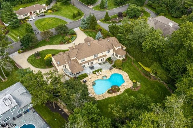 25 Notch Hill Dr, Livingston Twp., NJ 07039