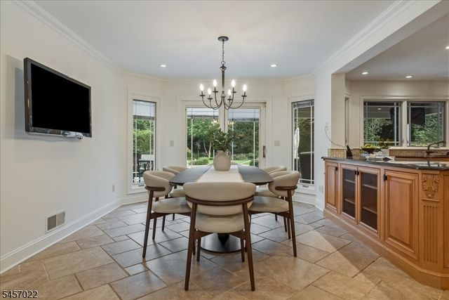 25 Notch Hill Dr, Livingston Twp., NJ 07039