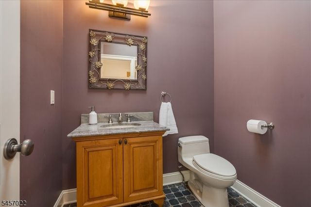 25 Notch Hill Dr, Livingston Twp., NJ 07039