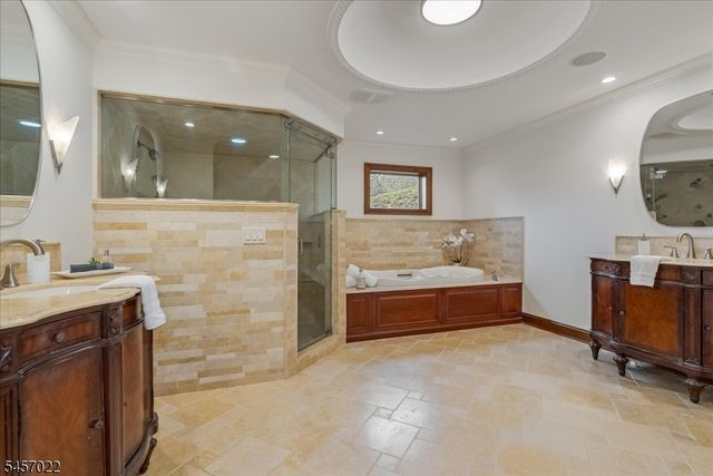 25 Notch Hill Dr, Livingston Twp., NJ 07039
