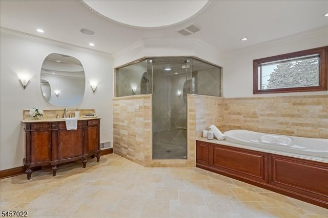 25 Notch Hill Dr, Livingston Twp., NJ 07039