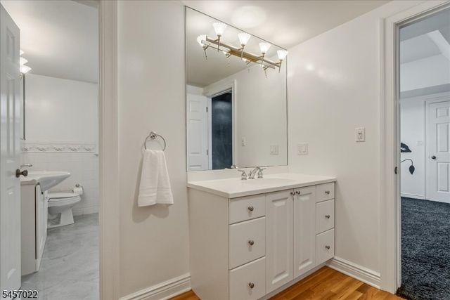 25 Notch Hill Dr, Livingston Twp., NJ 07039