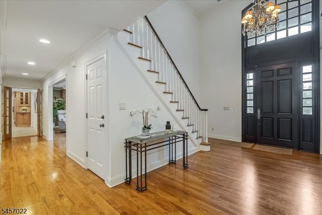 25 Notch Hill Dr, Livingston Twp., NJ 07039