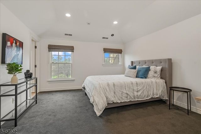 25 Notch Hill Dr, Livingston Twp., NJ 07039