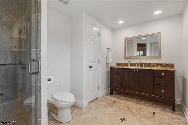 25 Notch Hill Dr, Livingston Twp., NJ 07039