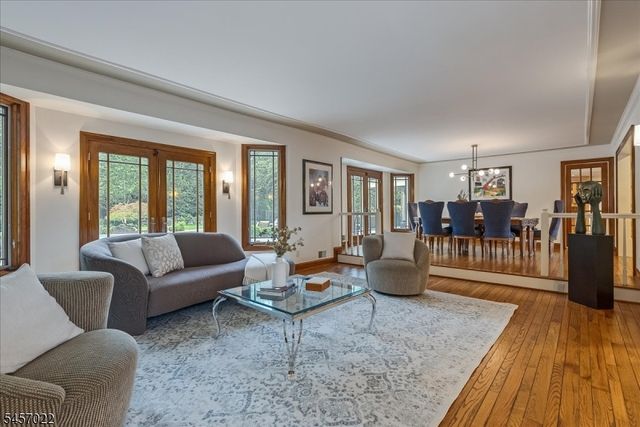 25 Notch Hill Dr, Livingston Twp., NJ 07039