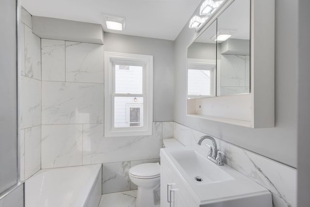 18504 Wentworth Avenue, Lansing, IL 60438