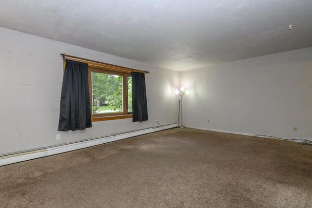 5210 S Balboa DRIVE, New Berlin, WI 53151