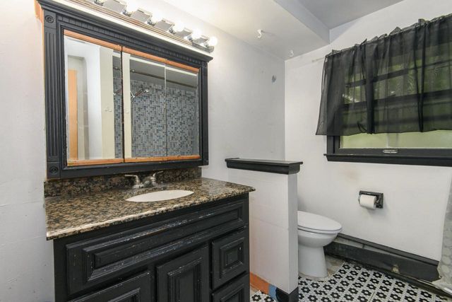 5210 S Balboa DRIVE, New Berlin, WI 53151