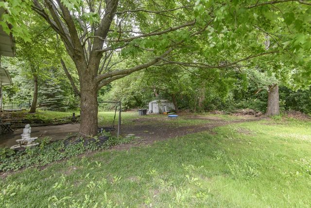 5210 S Balboa DRIVE, New Berlin, WI 53151