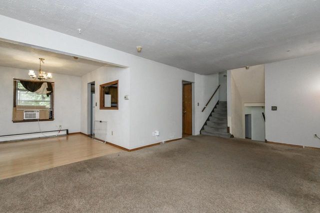 5210 S Balboa DRIVE, New Berlin, WI 53151