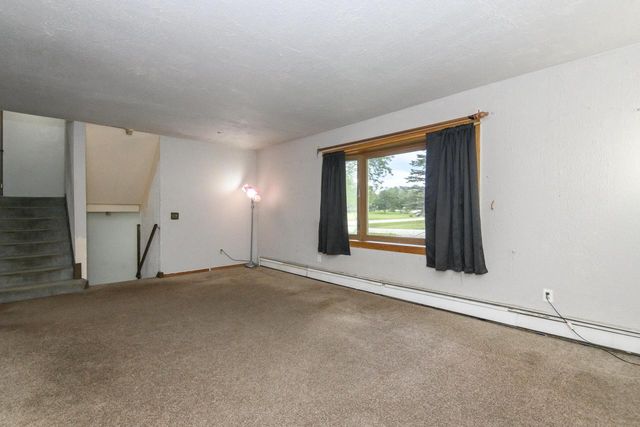 5210 S Balboa DRIVE, New Berlin, WI 53151
