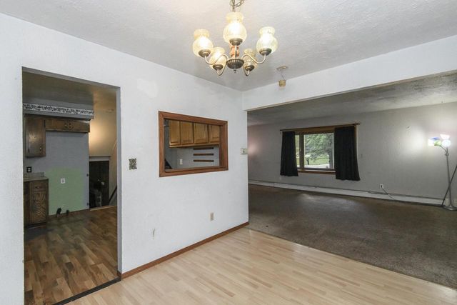 5210 S Balboa DRIVE, New Berlin, WI 53151