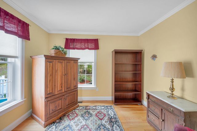 22 Town Village Drive, Salem, NH 03079