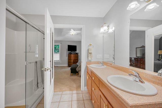 22 Town Village Drive, Salem, NH 03079
