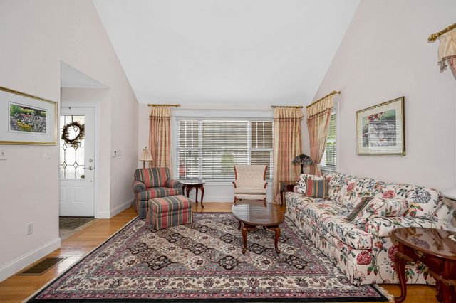 22 Town Village Drive, Salem, NH 03079