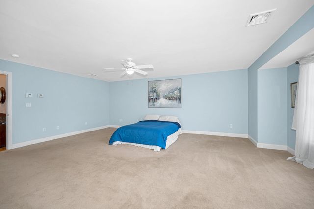 22 Town Village Drive, Salem, NH 03079